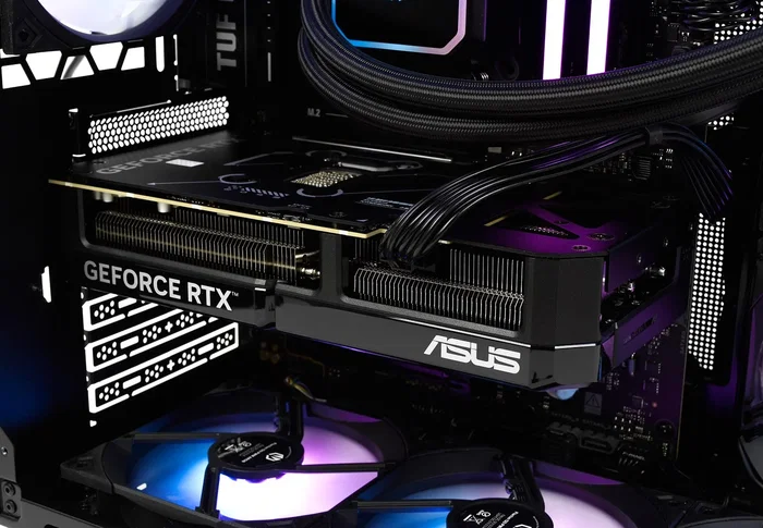 Komputronik Level UP N14 Ryzen 5 9600X 32GB 2TB+8TB RTX 5070 12GB Windows 11 Home