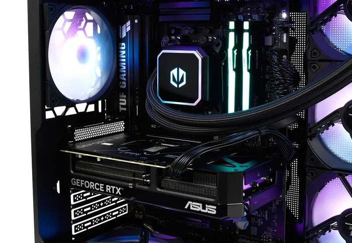 Komputronik Level UP N14 Ryzen 5 9600X 32GB 2TB+8TB RTX 5070 12GB Windows 11 Home