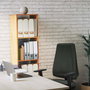 Silla de oficina Elche con mecanismo Contacto permanente básico tapizada con Tela color Verde petróleo. Equipada con Base piramidal negra, Brazos 1D y Ruedas 65 mm parqué