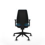 Silla de oficina Elche con mecanismo Contacto permanente básico tapizada con Tela color Verde petróleo. Equipada con Base piramidal negra, Brazos 1D y Ruedas 65 mm parqué