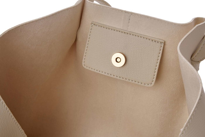 Vince Camuto Bolsa de Hombro Crema 100% Cuero de Polivinilo