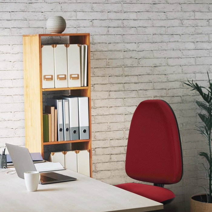 Silla de oficina Aýna con mecanismo Contacto permanente básico tapizada con Similpiel color Amarillo. Equipada con Base poliamida negra, Sin brazos y Ruedas de parqué