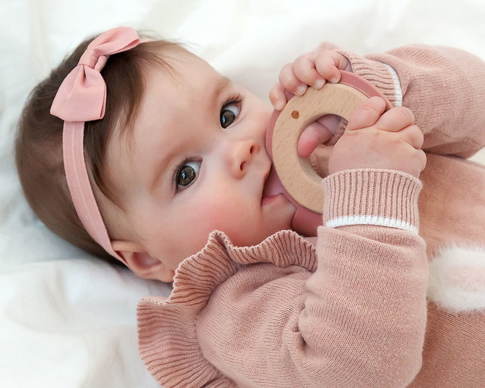 KioKids Mordedor Conejito Madera y Silicona Rosa +3 Meses