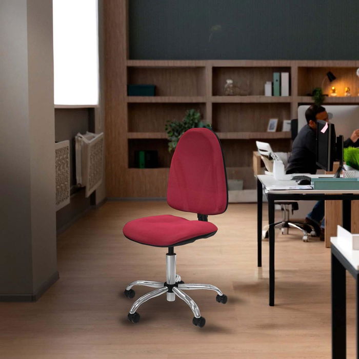 Silla de oficina Algarra con mecanismo Contacto permanente básico tapizada con Tela color Verde petróleo. Equipada con Base cromada, Sin brazos y Ruedas de parqué