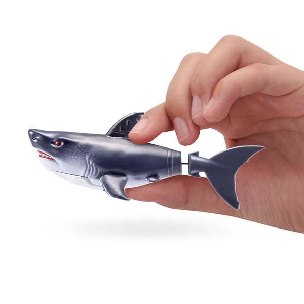 JugaToys Figura Tiburón Robo Alive, Nada en Diferentes Direcciones, 7x9x9 cm, Juguete con Pilas Incluidas para Niños 3+