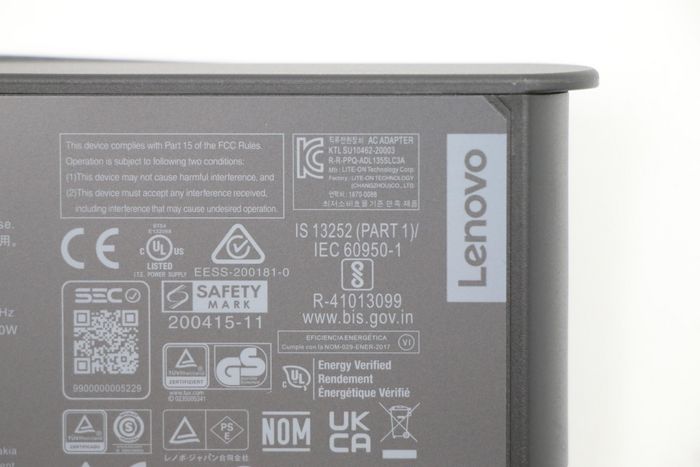 Lenovo Adaptador de Corriente AC 45W para Laptops ThinkPad con Conector Slim Tip