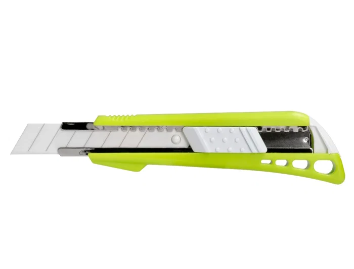 Q-connect Cúter de Plástico Ancho con Guía Metálica y Cuchilla de Cerámica 18 mm xd-43 Blíster 1 Unidad