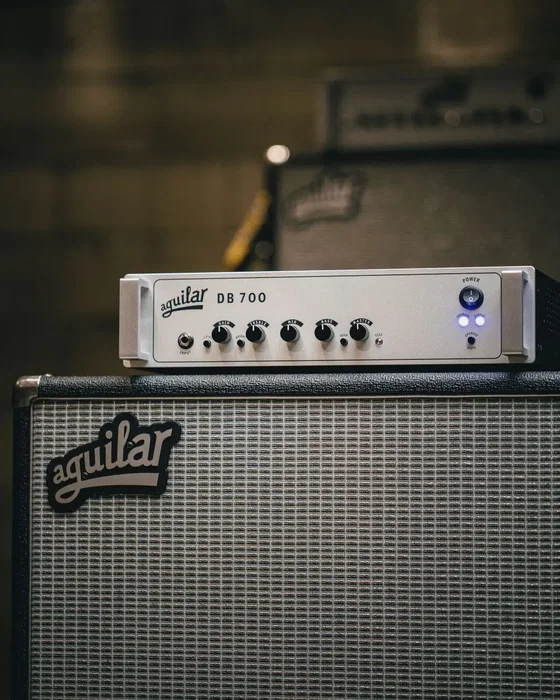 AGUILAR DB 700 Hybrid 700W