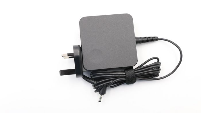 Lenovo AC Adapter para portátiles 65W 20V 3.25A con conector 4.0 x 1.7 mm