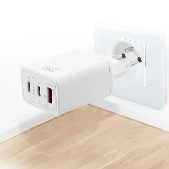 TNB Cargador GaN 65W con 2 USB-C y 1 USB-A - Blanco