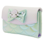 LOUNGEFLY Cartera Disney La Sirenita Iridescent Pearl, Poliuretano efecto escamas, 15.2x10 cm, 7 ranuras para tarjetas, 1 ranura para DNI, forro interior a juego