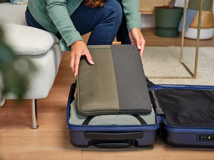 Trust Lisboa Funda para Portátil hasta 16", Sleeve Acolchada Verde, Tejido de Poliéster Reciclado (4 Botellas PET) - Resistente a Golpes y Agua - Ref: 25247