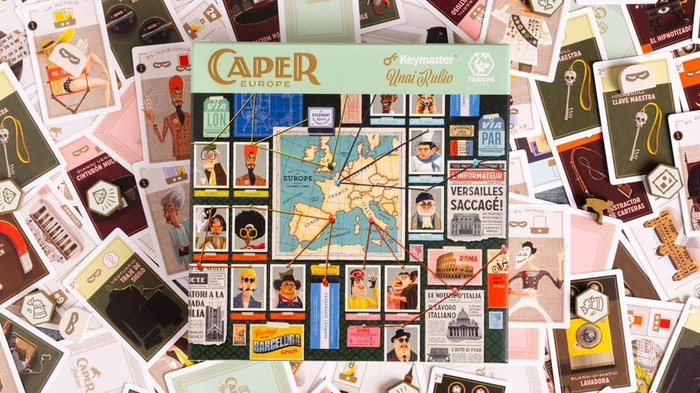 Tranjis Games sl Juego de Mesa Caper: Europe, Juego Estratégico Competitivo para 2 Jugadores, Duración 25-35 Minutos