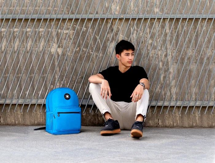 Antartik Mochila Azul con Bolsillo Frontal y Compartimento para Portátil de 15,6/' 320x140x430 mm