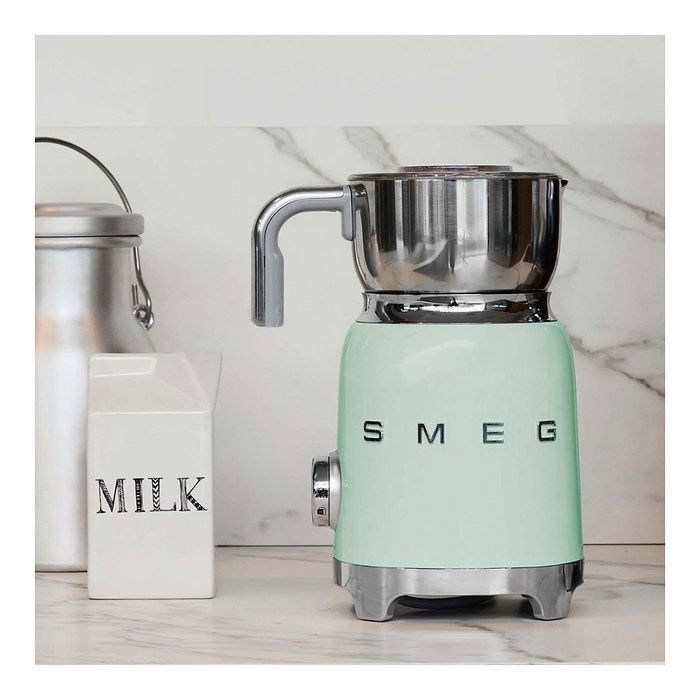Smeg MFF11PGEU - Calentador y Espumador de Leche Automático 50's Style, Verde, 250 ml, 8 Funciones Frío/Caliente, Acero Inoxidable y Plástico