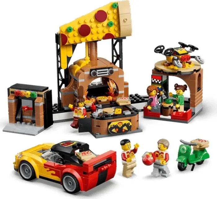 LEGO City Pizza a Domicilio 60496: Juguete de pizzería con coche, escúter y dron, 494 piezas, +6 años