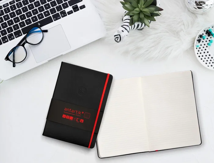 Antartik Cuaderno Antartik Notes Tapa Dura A5 Hojas Rayas Negro y Rojo 100 Hojas 80 gr FSC