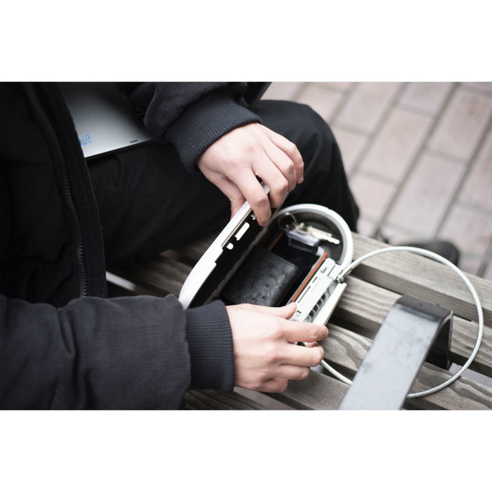 Master Lock Mini caja fuerte portátil con cable de seguridad, Blanco