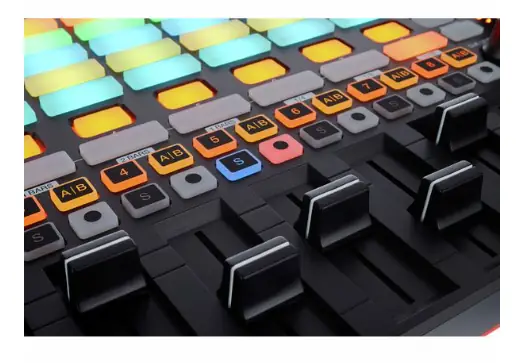 AKAIPRO APC40 MK2 Controlador USB para Ableton Live con Matriz de Clips RGB y 8 Faders Asignables