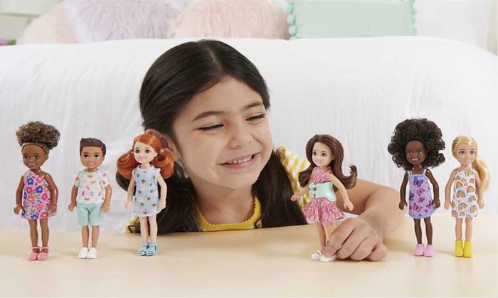 Mattel Barbie Chelsea y sus amigas con accesorio temático - Modelos surtidos