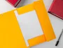 Liderpapel Carpeta de gomas con tres solapas en cartón símil prespán color amarillo