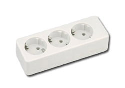 Baja Electricidad Base Múltiple con TT 3 Tomas s/Cable 41003