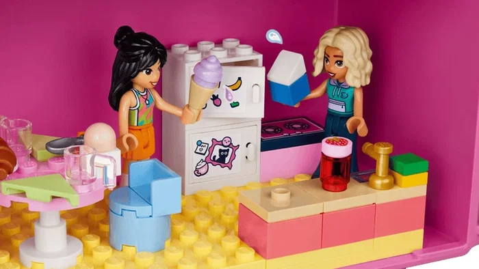 LEGO Friends Casa de Muñecas Creativa Portátil 42697, 8 Habitaciones Personalizables, 355 Piezas