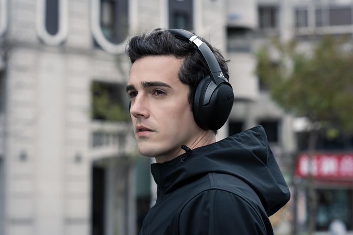Asus ROG Strix Go BT Auriculares Gaming con Cancelación Ruido Activa ANC, Bluetooth, Virtual 7.1, Micro AI, aptX Adaptive, Negro