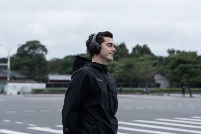 Asus ROG Strix Go BT Auriculares Gaming con Cancelación Ruido Activa ANC, Bluetooth, Virtual 7.1, Micro AI, aptX Adaptive, Negro