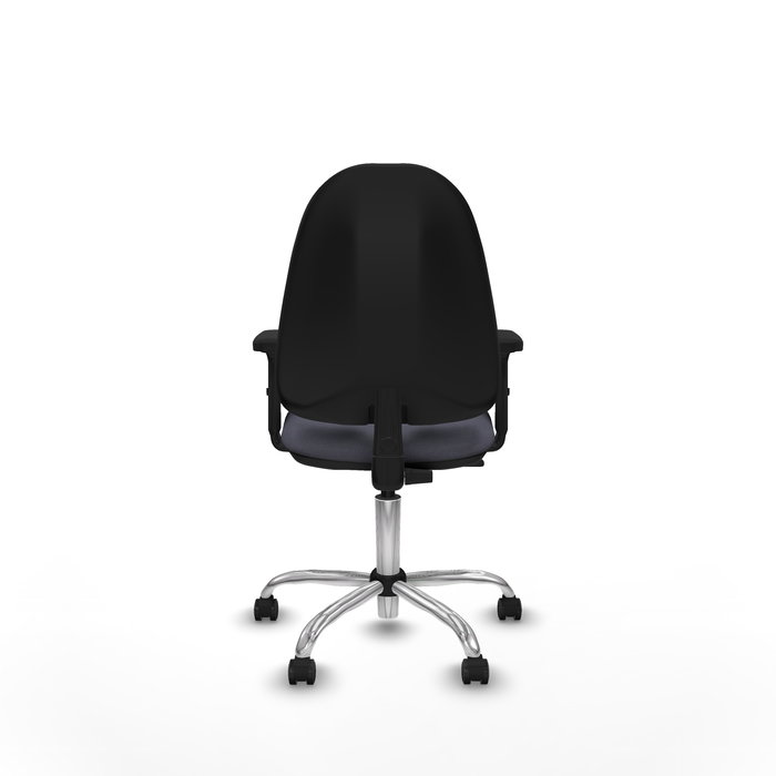 Silla de oficina Algarra con mecanismo Contacto permanente básico tapizada con Tela color Gris oscuro. Equipada con Base cromada, Brazos 2D y Ruedas de parqué