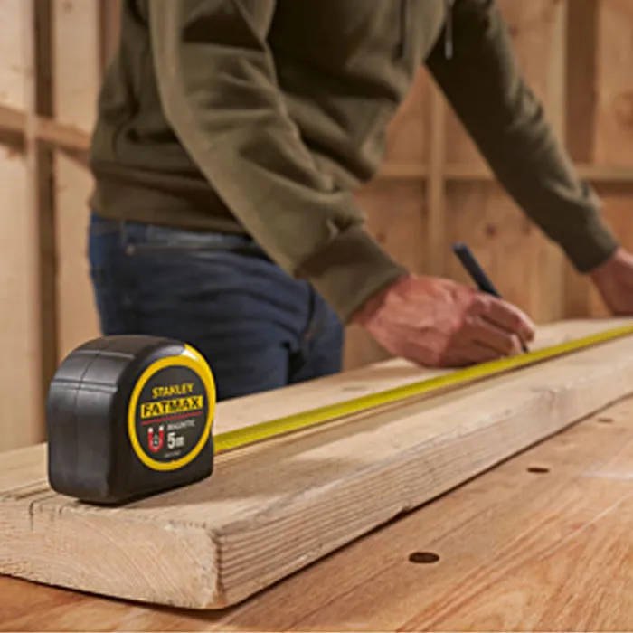 Stanley STA3253560338640 Cinta magnética con gancho de Mylar, 32 mm de ancho x 5 m, resistente a la abrasión