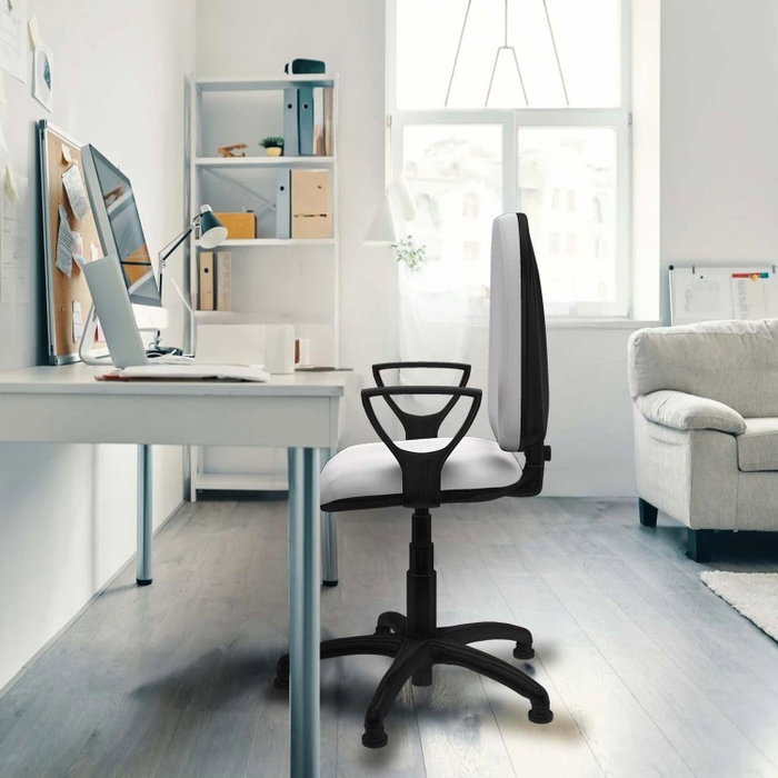 PIQUERAS Y CRESPO Silla de oficina Aýna en color Blanco con brazos fijos
