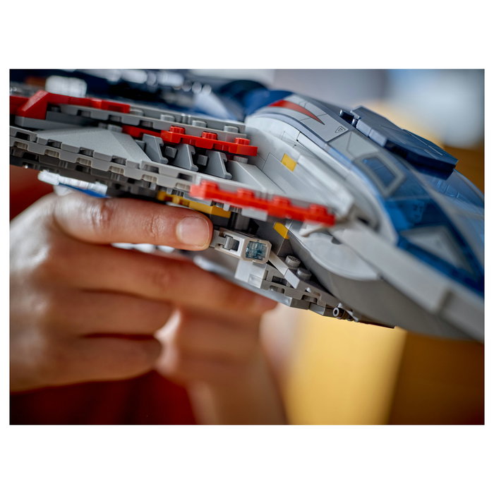 LEGO Marvel 76325 Vengadores: La Era de Ultrón Quinjet