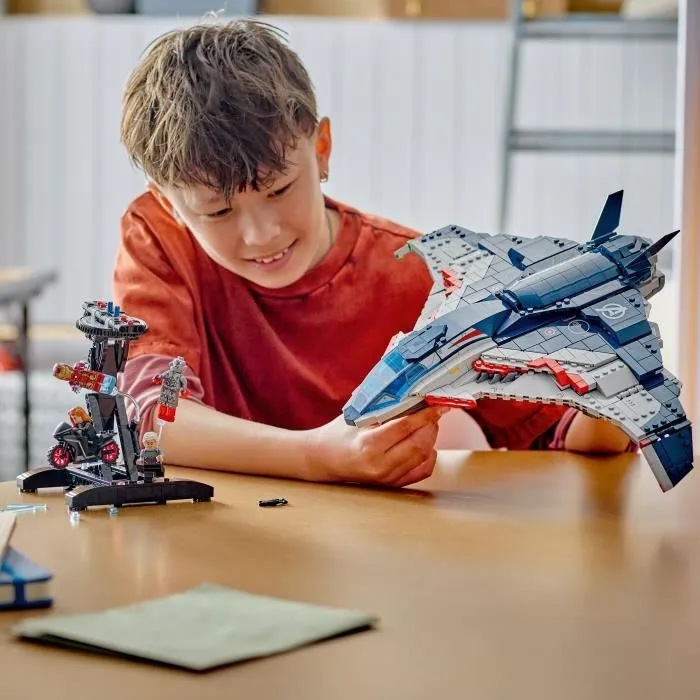 LEGO 76325 Quinjet Marvel Super Heroes Avengers: Age of Ultron, Juego de Construcción de 1131 Piezas para Niños a Partir de 12 Años