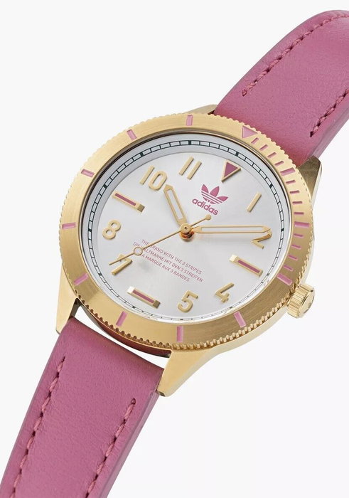 Adidas AOFH22509 con caja dorada y correa rosa