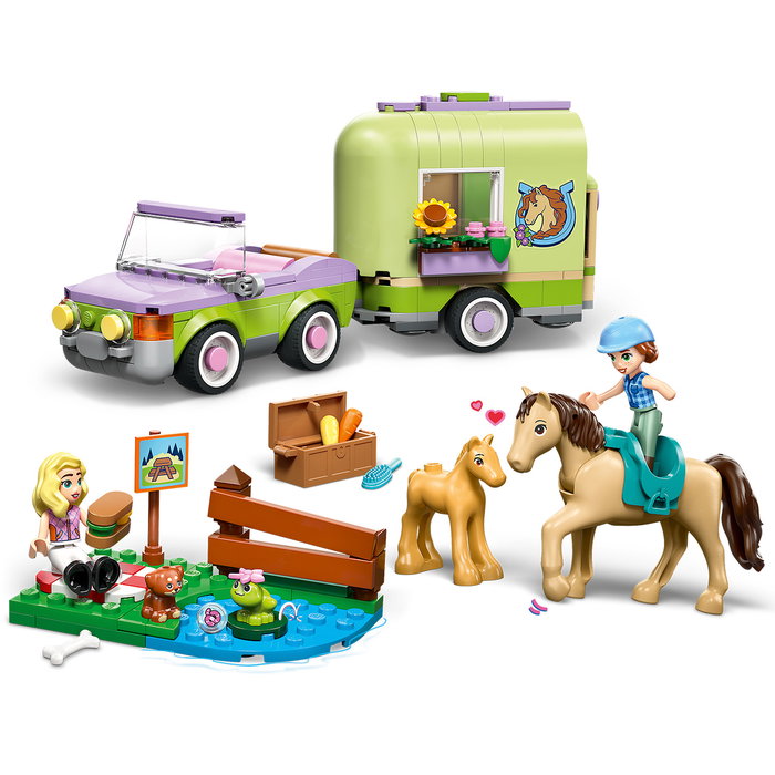 LEGO 42695 Friends Remolque Para Caballo y Potrillo - Juego de Construcción con 2 Minipersonajes, Caballo, Potro, Cachorro y Rana