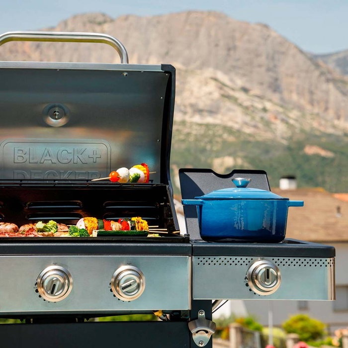 Black+Decker BXOG12950E Barbacoa de Gas con 4 Quemadores, Encendido Automático, Parrilla de Hierro Fundido, Tapa con Termómetro, Ruedas - 126 x 58 x 118.5 cm