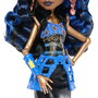 MATTEL Monster High Muñeca Reproducción Robecca Steam con Pingüino Mecánico Captain Penny, Accesorios y Diario - Coleccionable