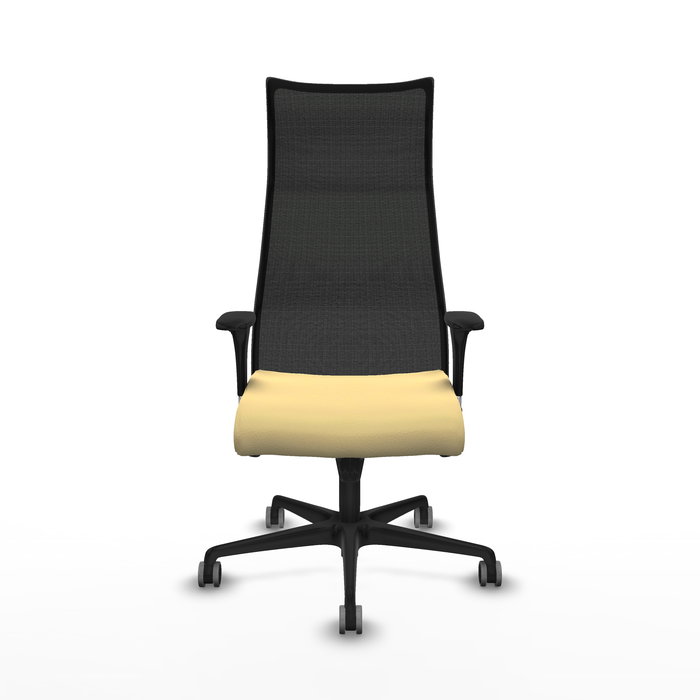 Sillón Albacete con mecanismo Sincro tapizada con Similpiel color Crema y malla color Negro. Equipado con Base nailon negra, Brazos 1D y Ruedas 65 mm parqué