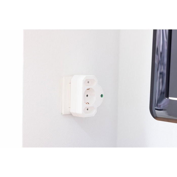 Rev Adaptador de enchufe triple con protección contra sobretensiones, blanco