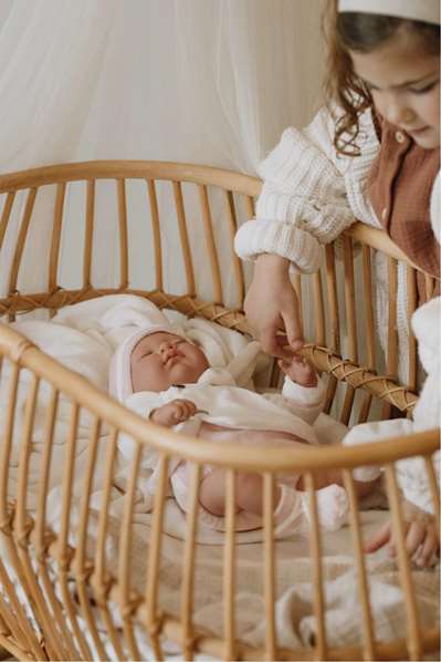 Muñecas Arias Muñeca Reborn Macarena 45 cm con Saco de Dormir (Ojos Cerrados) Español Muñecas Arias Muñeca Reborn Macarena 45 cm con Saco de Dormir (Ojos Cerrados) Español