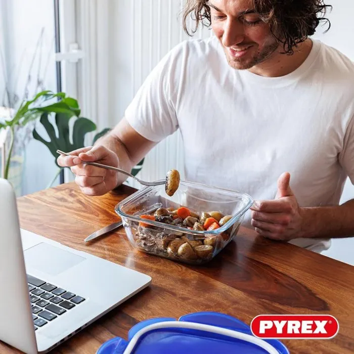 Pyrex COOK & GO - Juego de 2 Recipientes Herméticos de Vidrio para Almacenar, Cuadrados, Capacidad 0,8 L y 1,9 L