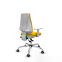 Silla de oficina Elche con mecanismo Asincro tapizada con Tela color Amarillo. Equipada con Base cromada, Reposabrazos blancos y Ruedas 65 mm parqué