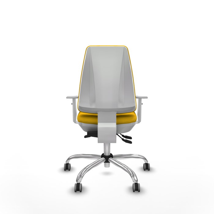 Silla de oficina Elche con mecanismo Asincro tapizada con Tela color Amarillo. Equipada con Base cromada, Reposabrazos blancos y Ruedas 65 mm parqué