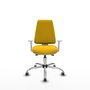 Silla de oficina Elche con mecanismo Asincro tapizada con Tela color Amarillo. Equipada con Base cromada, Reposabrazos blancos y Ruedas 65 mm parqué