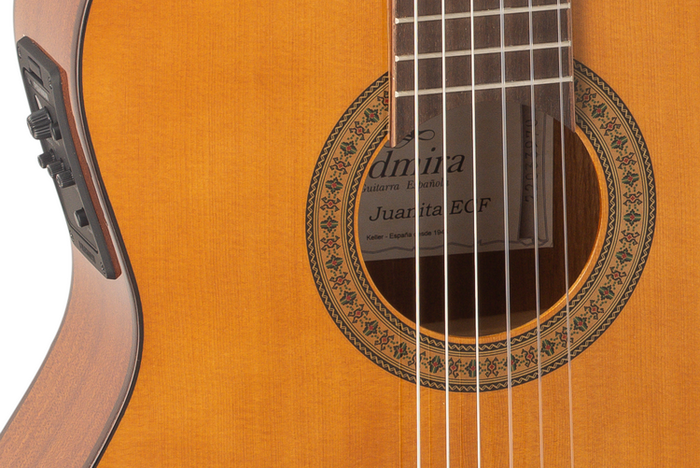 Guitarra Clásica Admira Juanita Electrificada Eq6 con Cutaway Serie Estudio