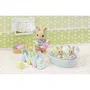 Sylvanian Families La Hora Del Baño De Los Trillizos Set con Bañera, Flotadores y Figuras para +3 Años