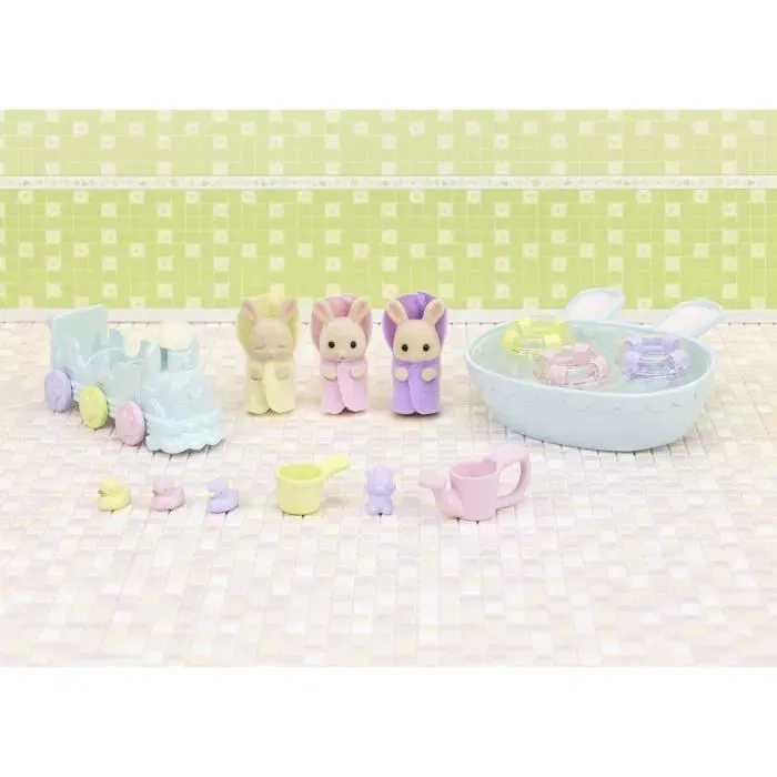Sylvanian Families La Hora Del Baño De Los Trillizos Set con Bañera, Flotadores y Figuras para +3 Años