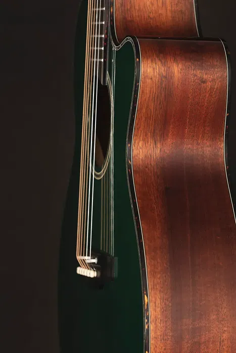 Takamine LTD2025 Guitarra Electroacústica Tapa Abeto Engelmann Sólido Cuerpo Koa Hawaiana Sólido Acabado Antique Evergreen con Preamplificador CTF-2N