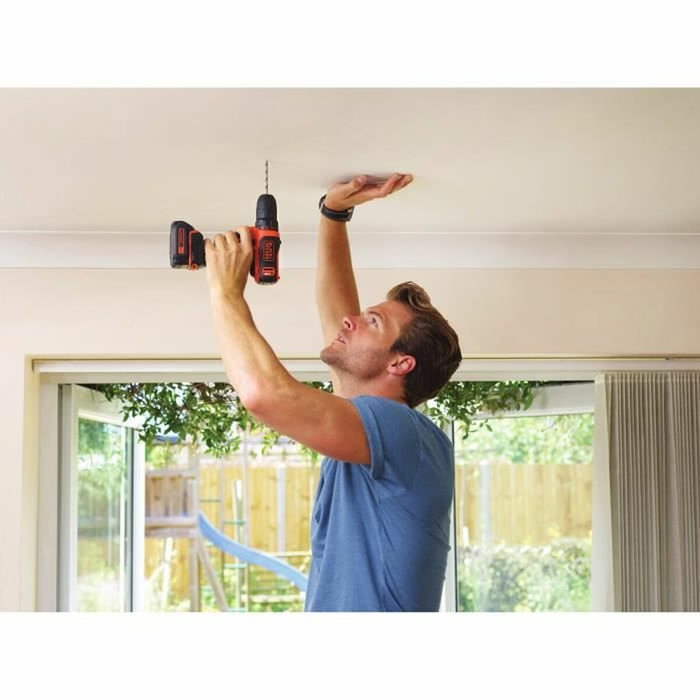 Black + Decker Destornillador inalámbrico con 2 baterías y caja de 10.8 V